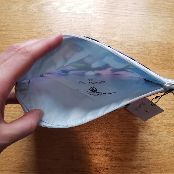 NWT Vera Bradley Lighten Up Wristlet - Picture 3 of 6